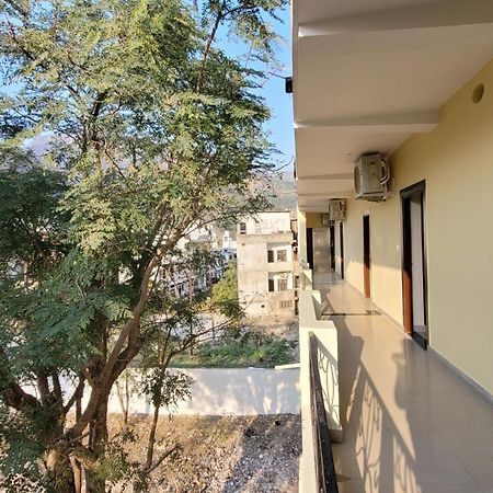 Hotel Keshav Nandan By The Shivaay Risikés Kültér fotó