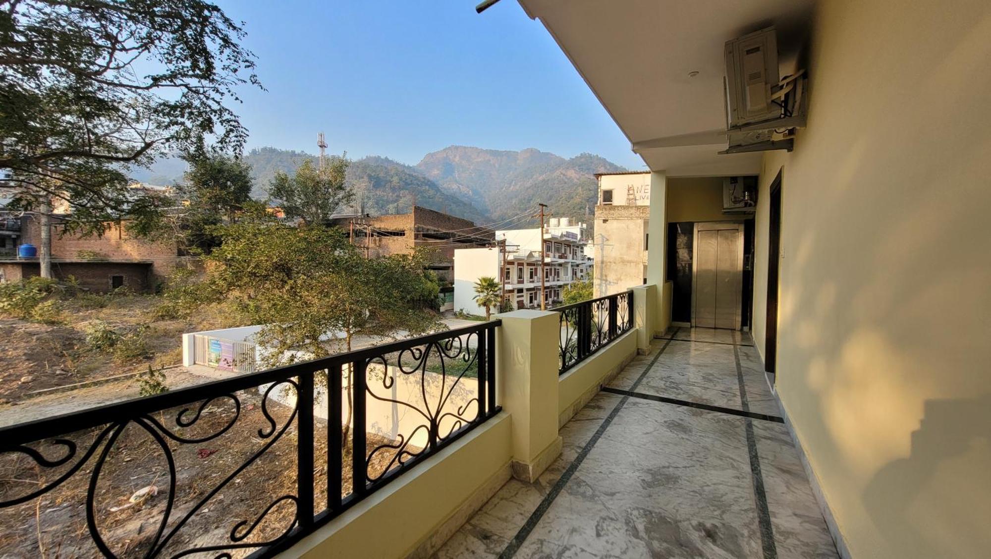 Hotel Keshav Nandan By The Shivaay Risikés Kültér fotó