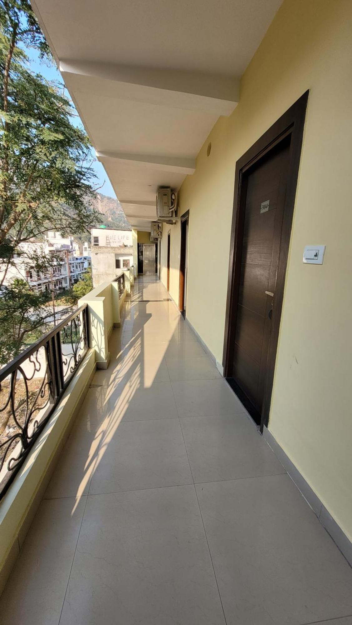 Hotel Keshav Nandan By The Shivaay Risikés Kültér fotó