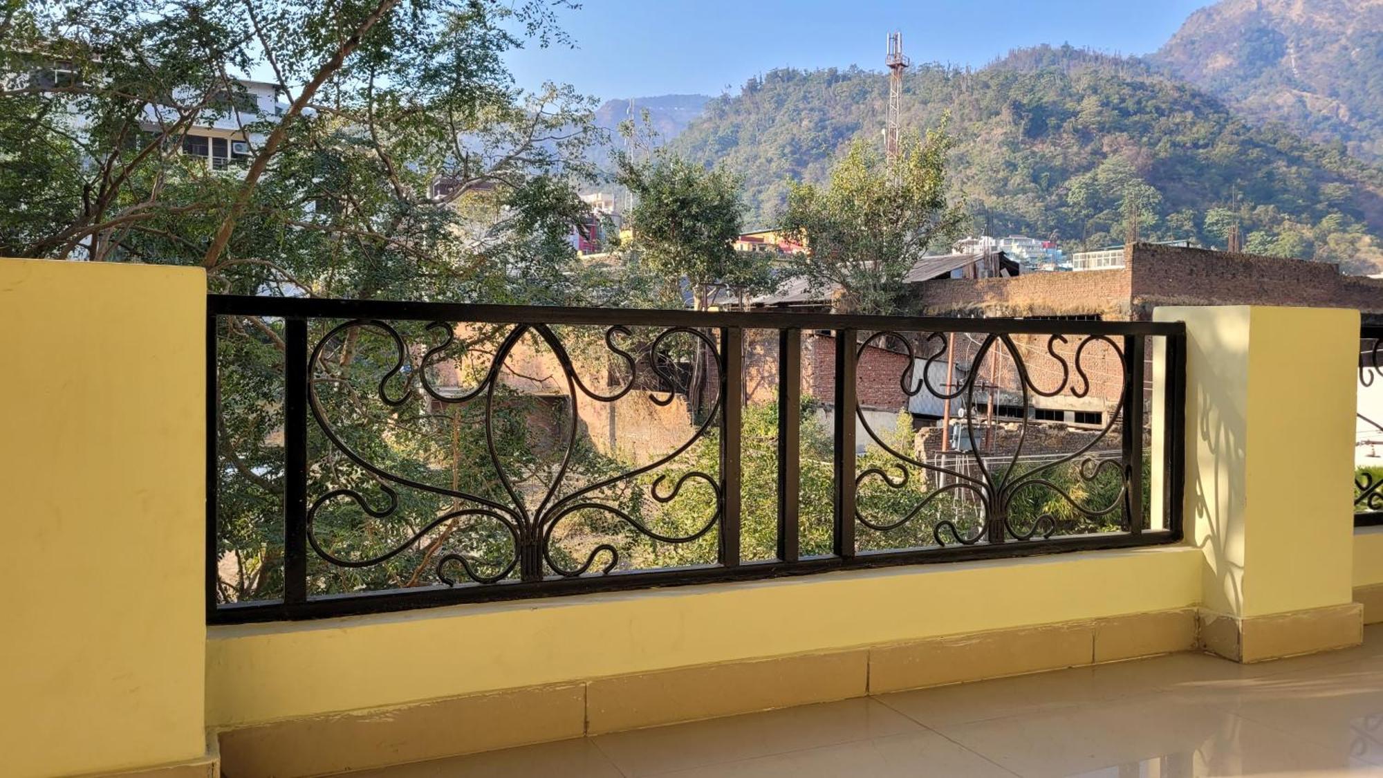 Hotel Keshav Nandan By The Shivaay Risikés Kültér fotó