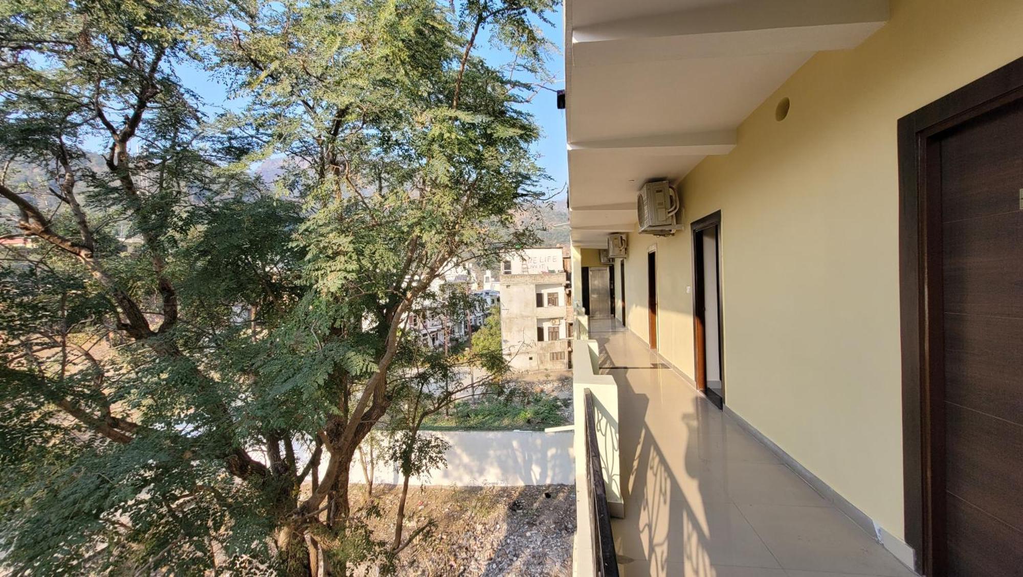Hotel Keshav Nandan By The Shivaay Risikés Kültér fotó
