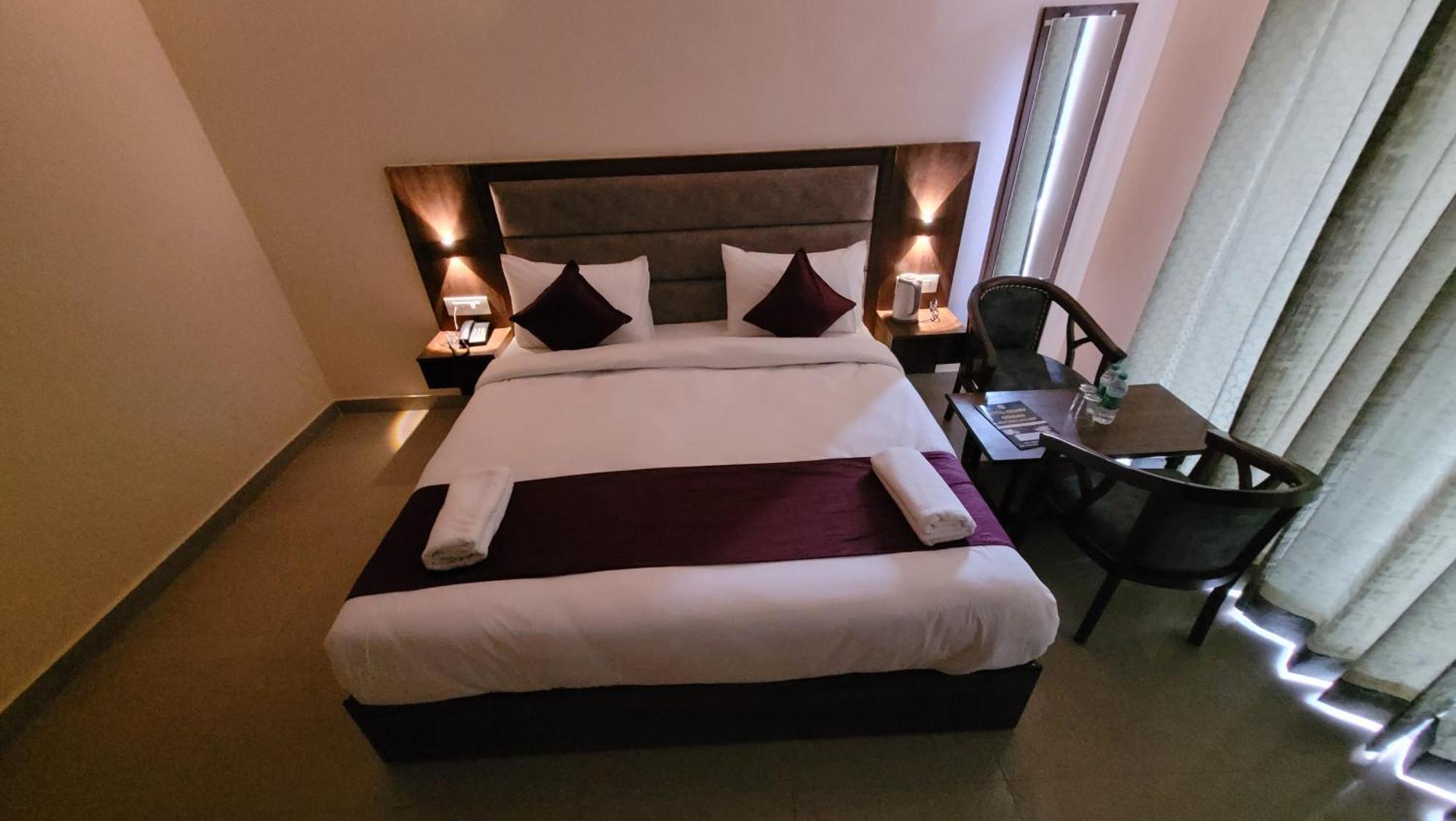 Hotel Keshav Nandan By The Shivaay Risikés Kültér fotó