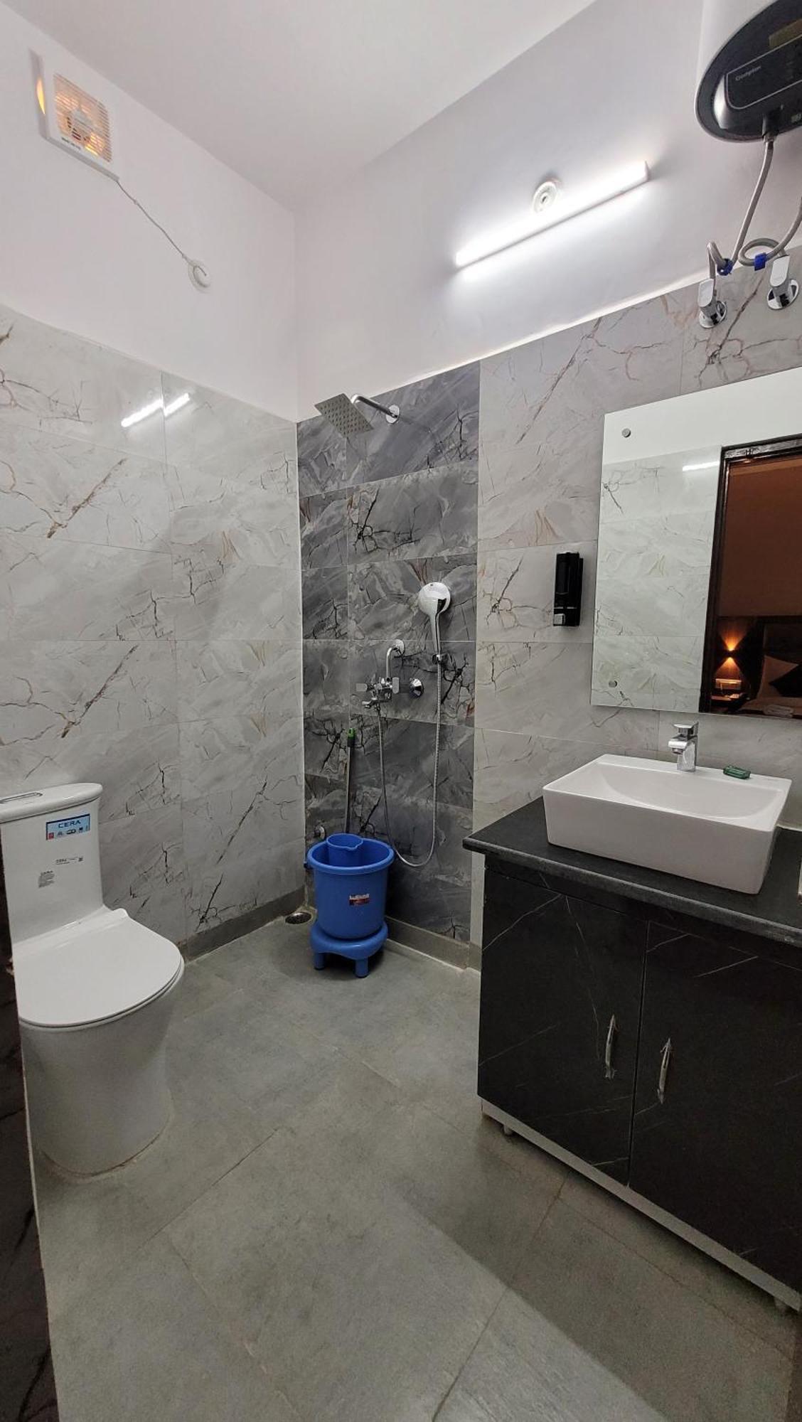 Hotel Keshav Nandan By The Shivaay Risikés Kültér fotó