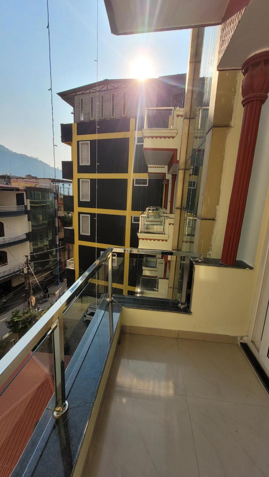 Hotel Keshav Nandan By The Shivaay Risikés Kültér fotó