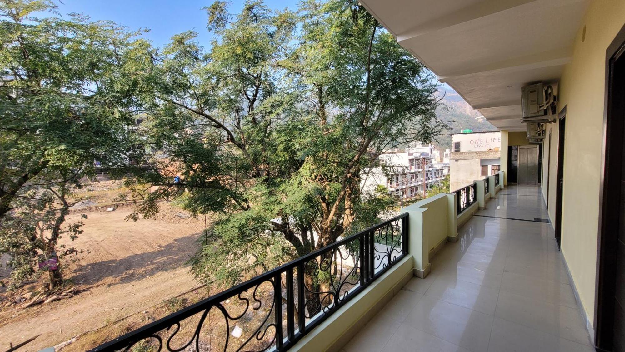 Hotel Keshav Nandan By The Shivaay Risikés Kültér fotó